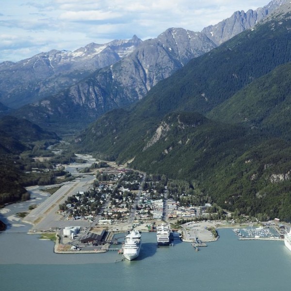 Skagway/Bus boy, waitress